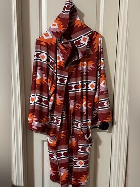 Plover WearAnywhere Travel Robe in Geometric Southwest Print